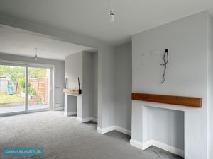 Sitting/dining room- click for photo gallery